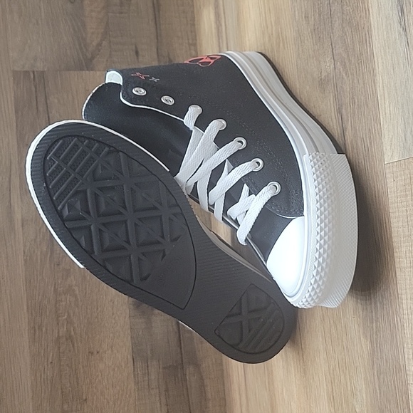 Converse high top Brand new platform in the box no lid. - Picture 4 of 16